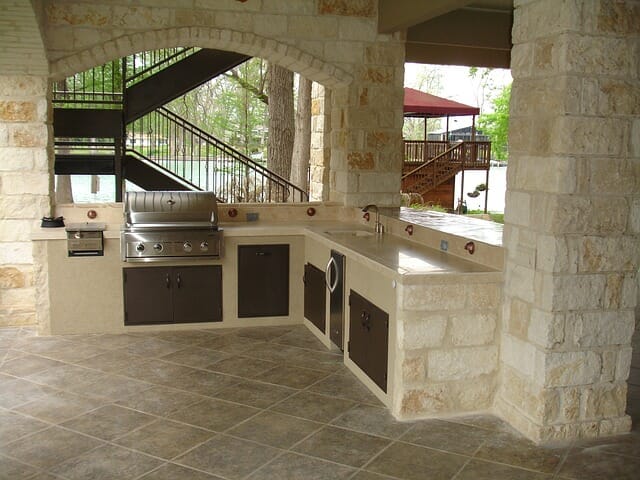 Outdoor Kitchens Gaining Popularity
